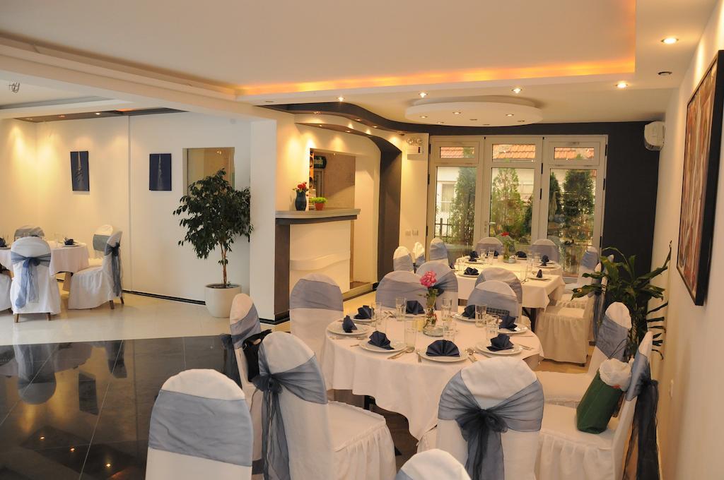 Lira Inn Ni Extérieur photo