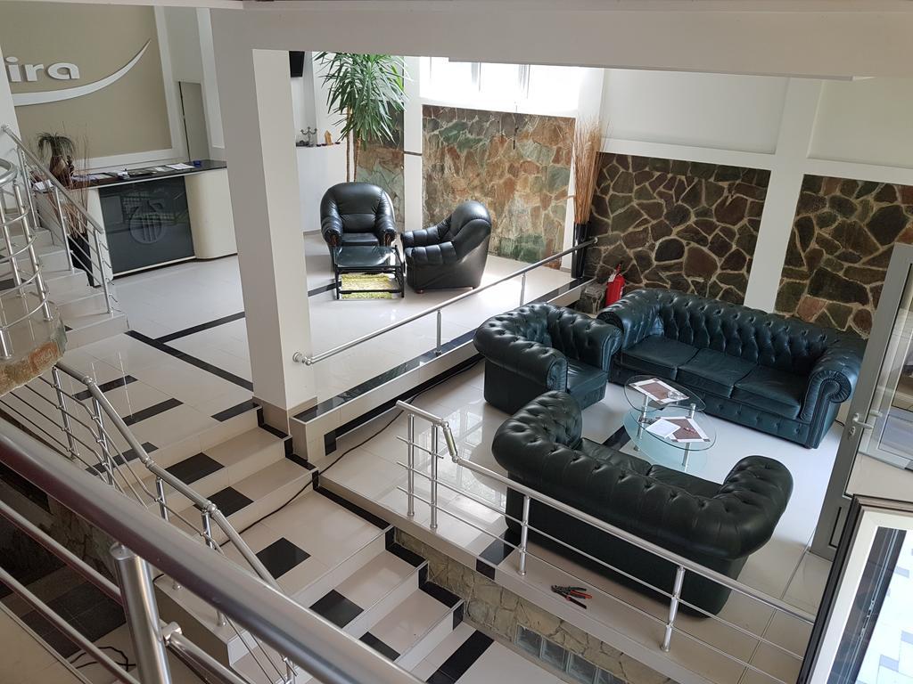 Lira Inn Ni Extérieur photo