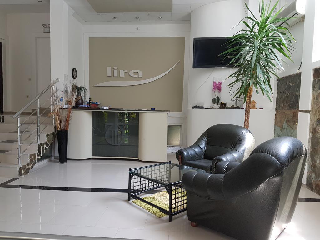 Lira Inn Ni Extérieur photo