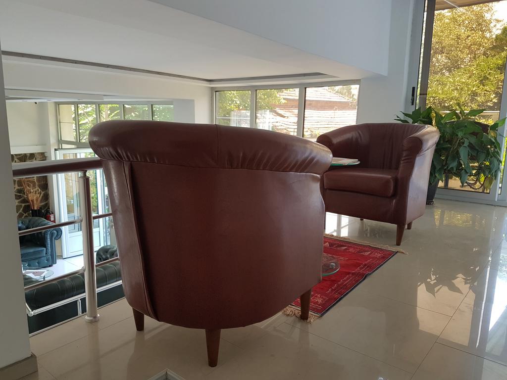 Lira Inn Ni Extérieur photo