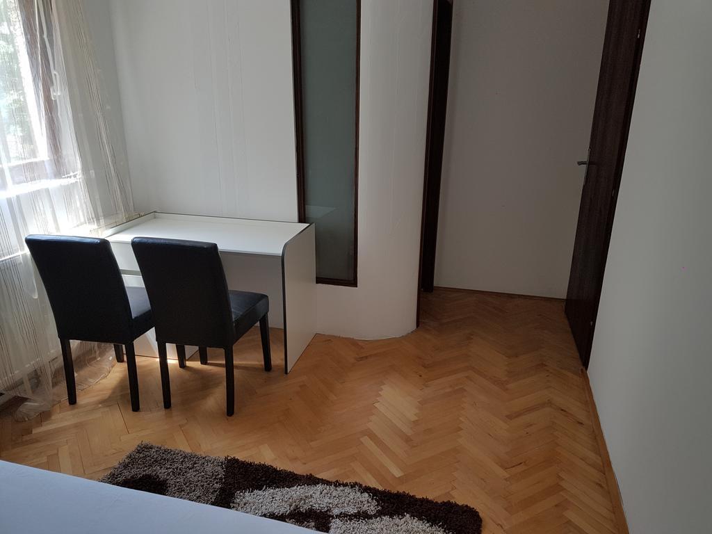 Lira Inn Ni Extérieur photo