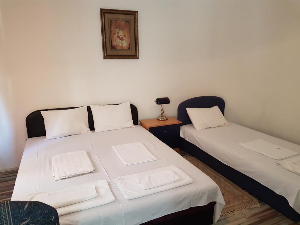 Lira Inn Ni Extérieur photo