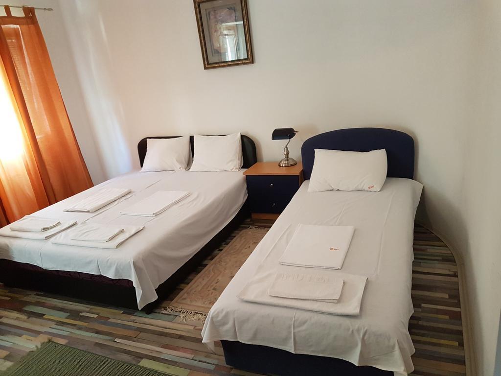 Lira Inn Ni Extérieur photo