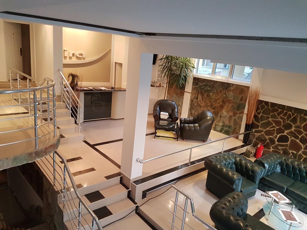 Lira Inn Ni Extérieur photo