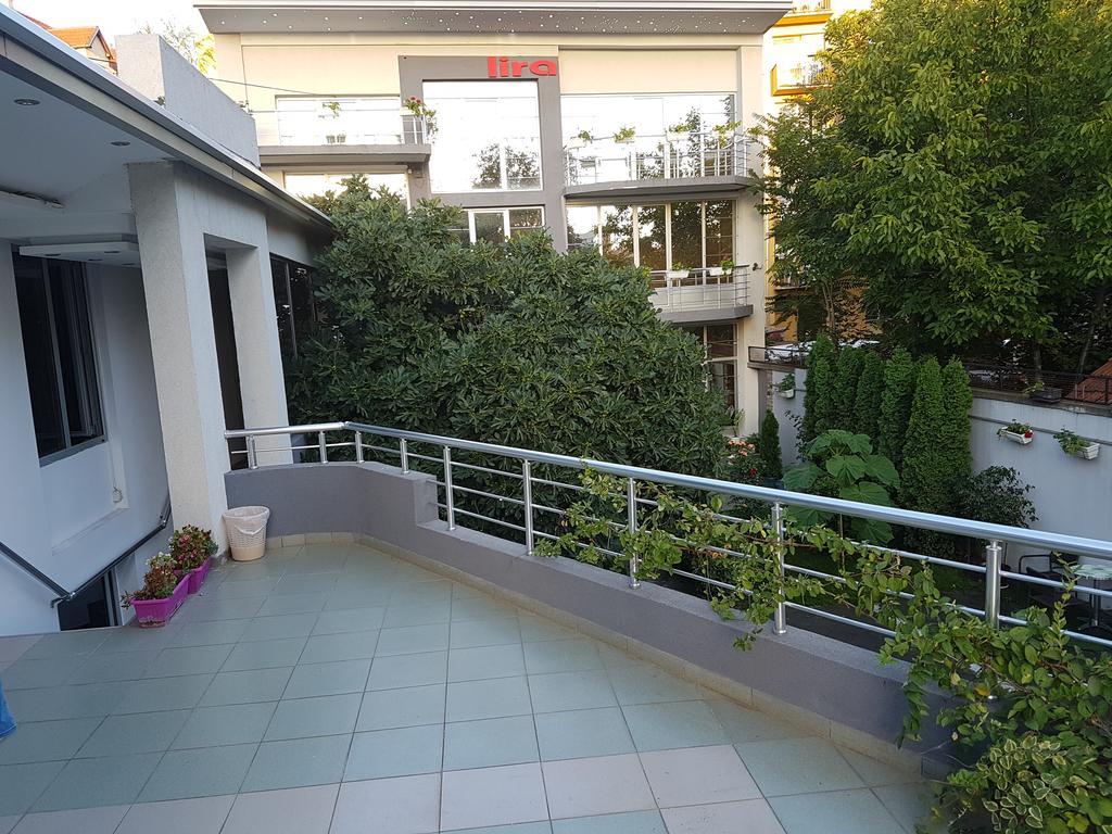 Lira Inn Ni Extérieur photo