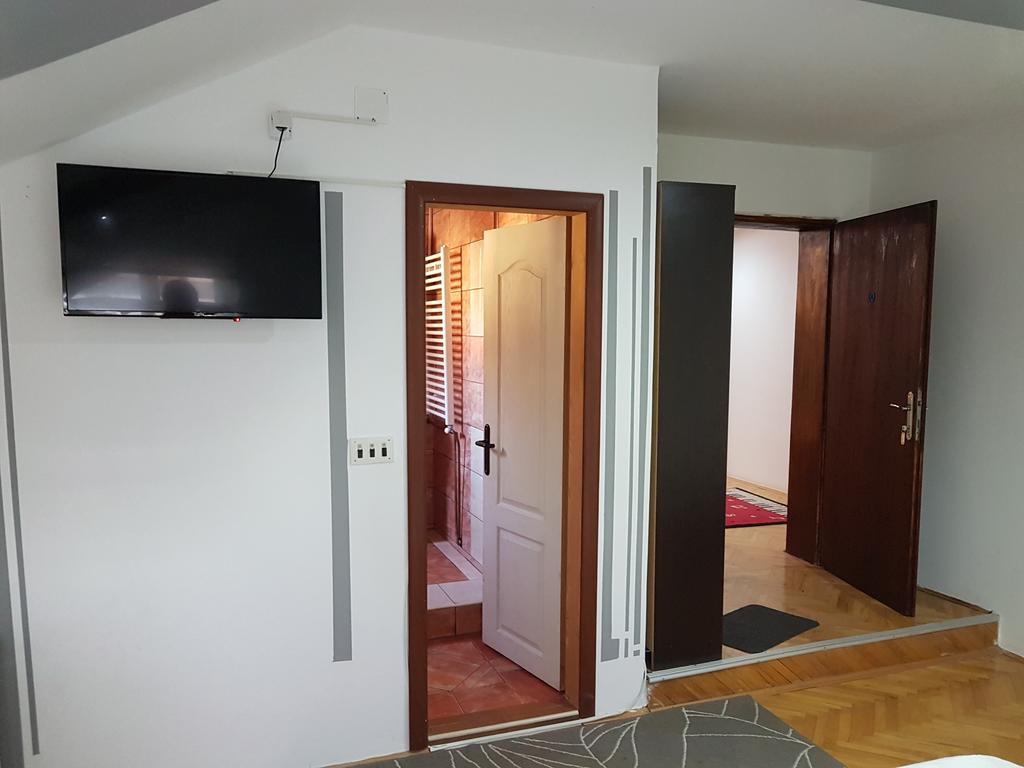 Lira Inn Ni Extérieur photo