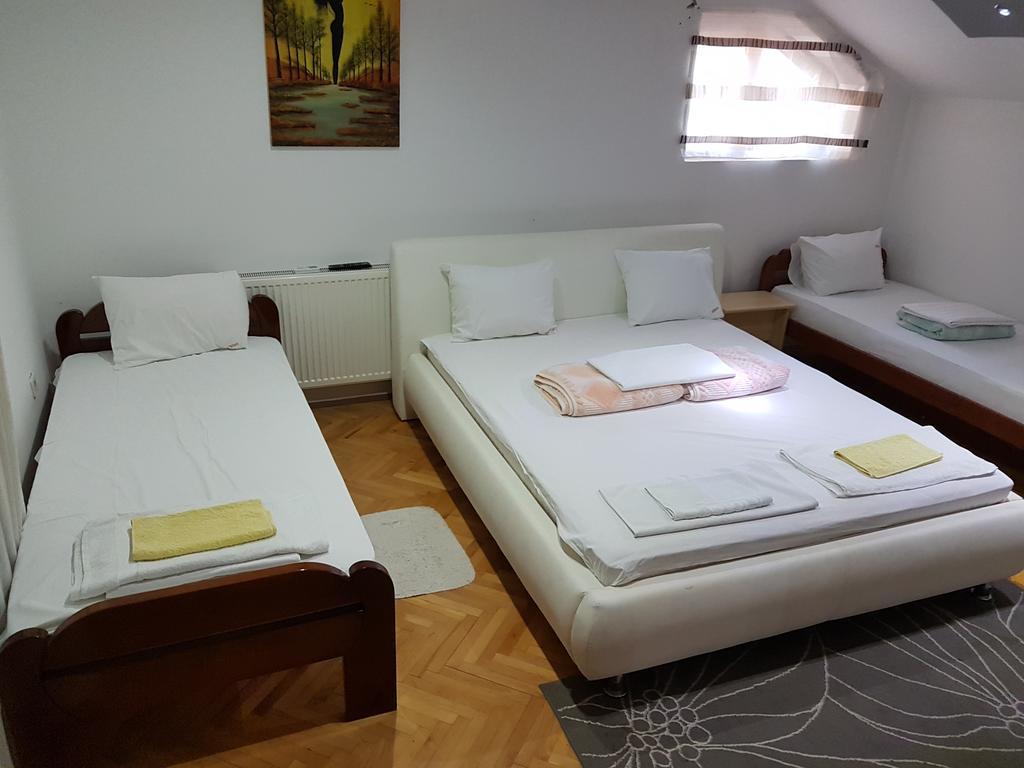 Lira Inn Ni Extérieur photo