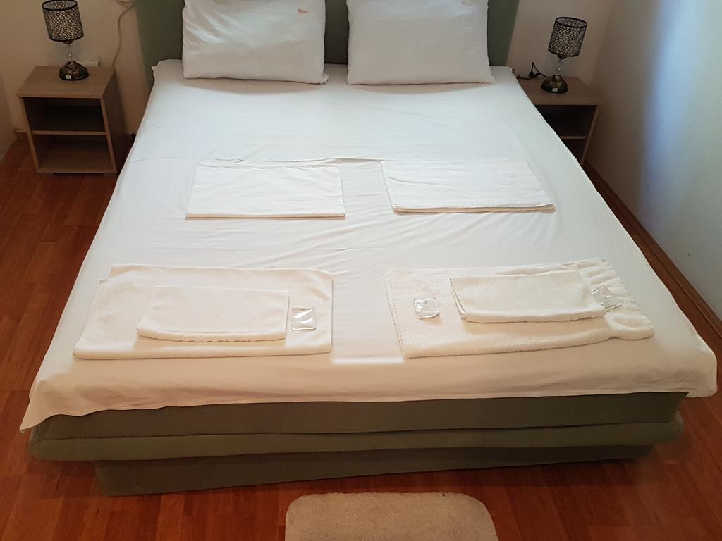 Lira Inn Ni Extérieur photo