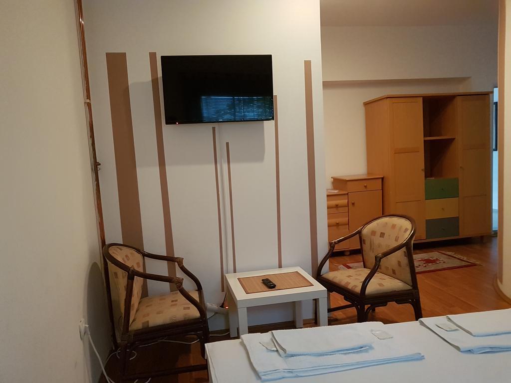 Lira Inn Ni Extérieur photo