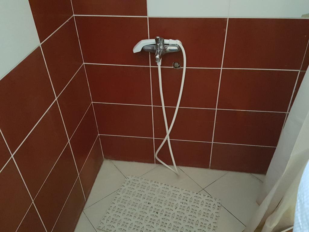 Lira Inn Ni Extérieur photo