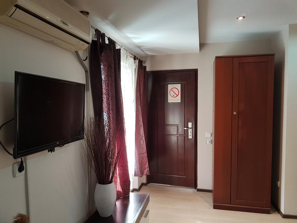 Lira Inn Ni Extérieur photo