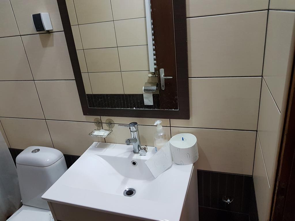 Lira Inn Ni Extérieur photo