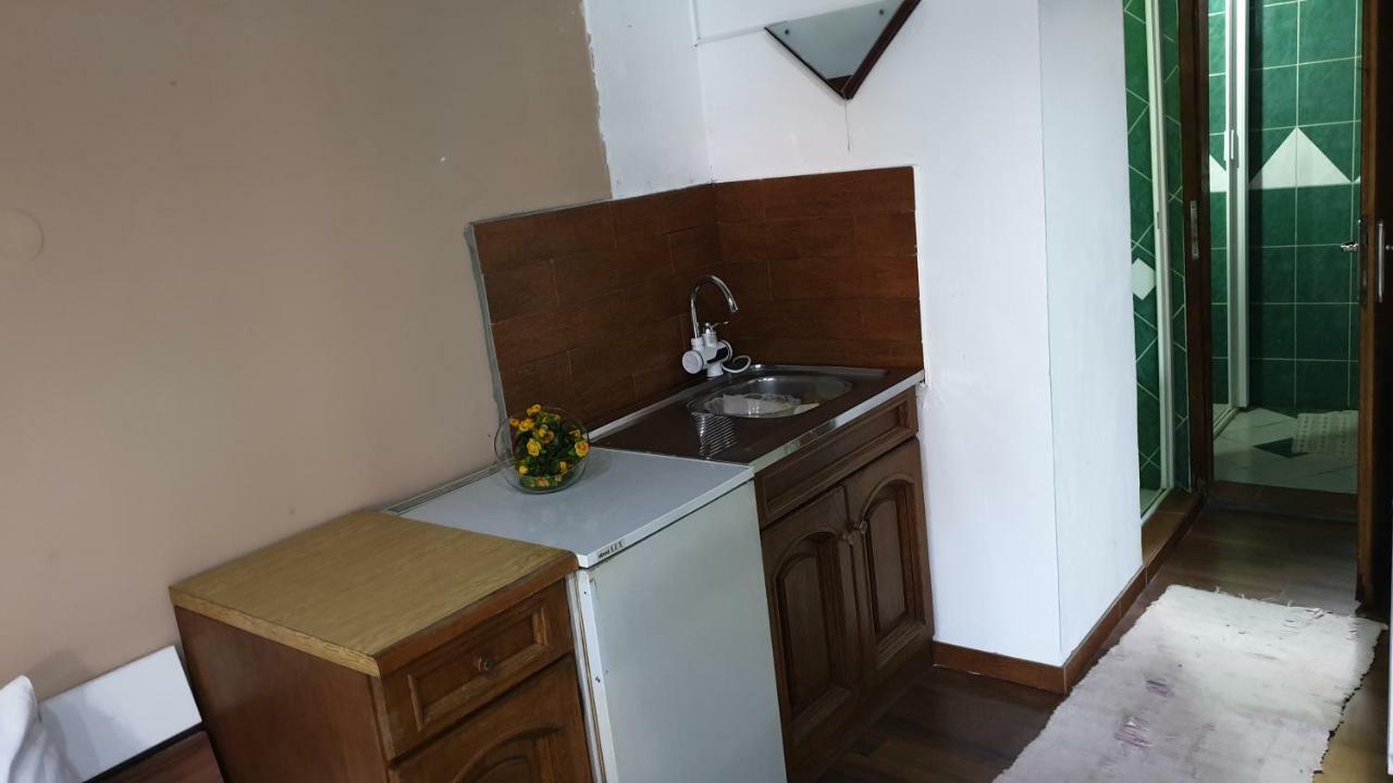 Lira Inn Ni Extérieur photo